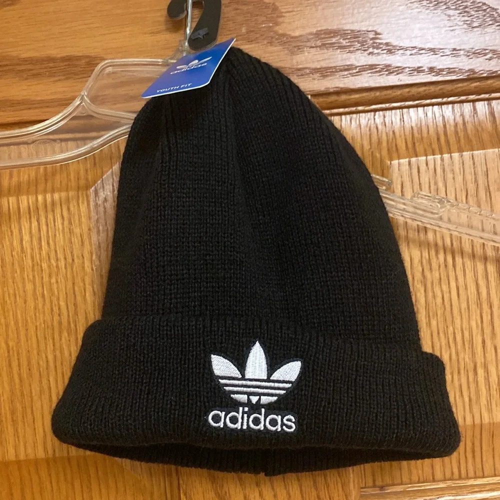 Adidas Youth Originals Trefoil Beanie Hat Black White NWT Kids One Size Winter